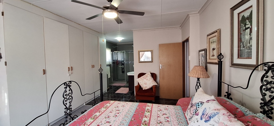 3 Bedroom Property for Sale in Albertinia Western Cape
